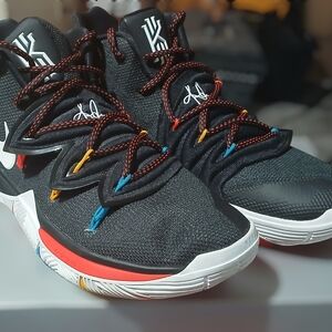 Kyrie 5 Friends Edition